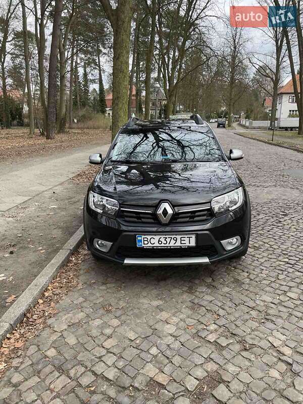 Хетчбек Renault Sandero 2017 в Львові