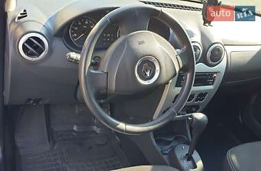 Позашляховик / Кросовер Renault Sandero 2012 в 