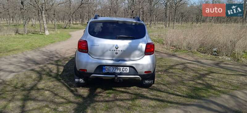 Хэтчбек Renault Sandero 2015 в Николаеве