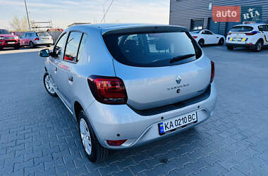 Хетчбек Renault Sandero 2020 в 