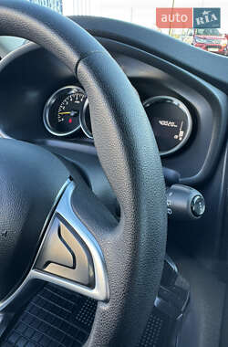 Хетчбек Renault Sandero 2020 в 