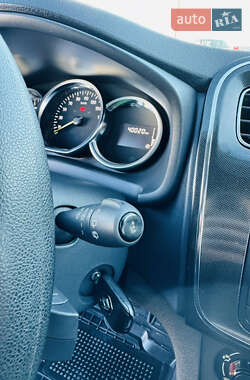 Хетчбек Renault Sandero 2020 в 