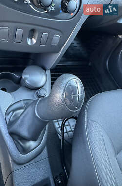 Хетчбек Renault Sandero 2020 в 