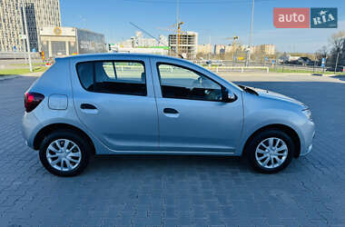 Хетчбек Renault Sandero 2020 в 