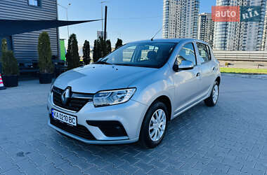 Хетчбек Renault Sandero 2020 в 