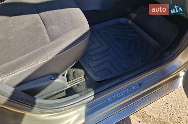 Хэтчбек Renault Sandero 2012 в 