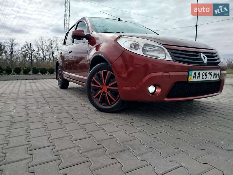 Хетчбек Renault Sandero 2012 в Києві