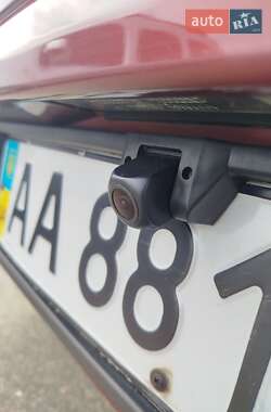 Хетчбек Renault Sandero 2012 в 