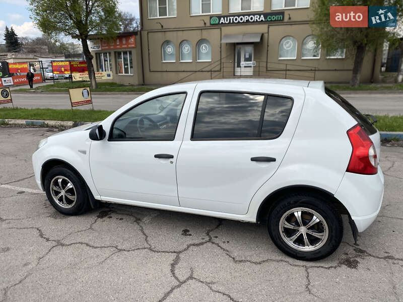 Хэтчбек Renault Sandero 2012 в Запорожье