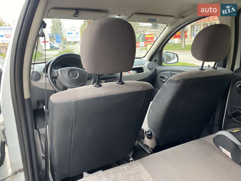 Хэтчбек Renault Sandero 2012 в Запорожье