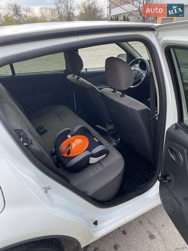 Хэтчбек Renault Sandero 2012 в Запорожье