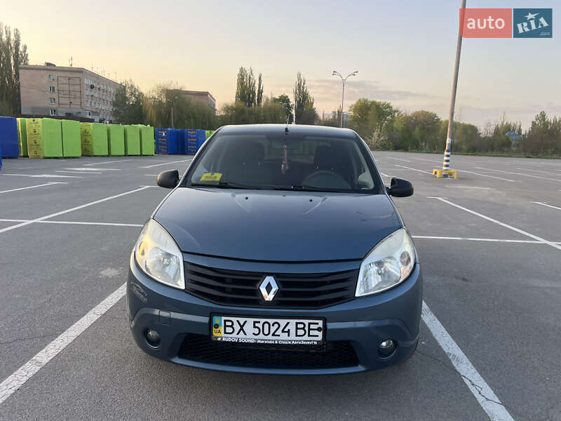 Renault Sandero 2011