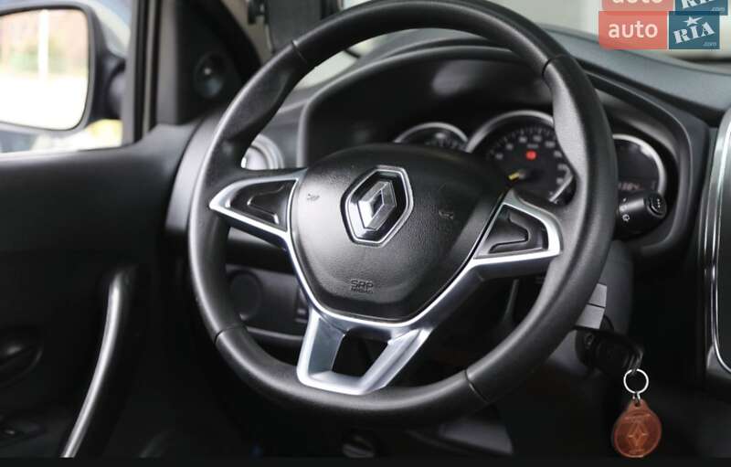 Хэтчбек Renault Sandero 2017 в Харькове
