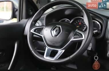 Хетчбек Renault Sandero 2017 в 