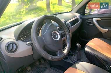 Хэтчбек Renault Sandero 2009 в 
