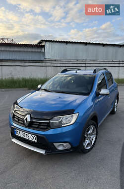 Хэтчбек Renault Sandero 2017 в Киеве