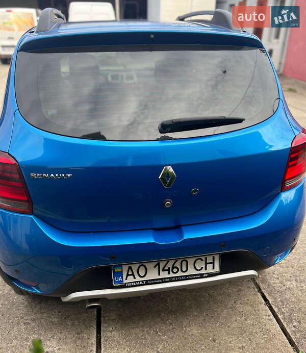 Хэтчбек Renault Sandero 2017 в Берегово