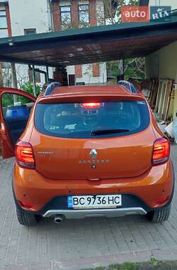Хэтчбек Renault Sandero 2017 в 