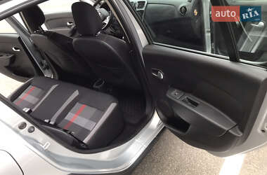Хетчбек Renault Sandero 2019 в 