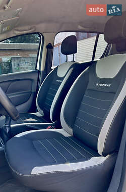 Хэтчбек Renault Sandero 2017 в 