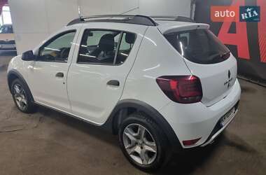 Хэтчбек Renault Sandero 2021 в 