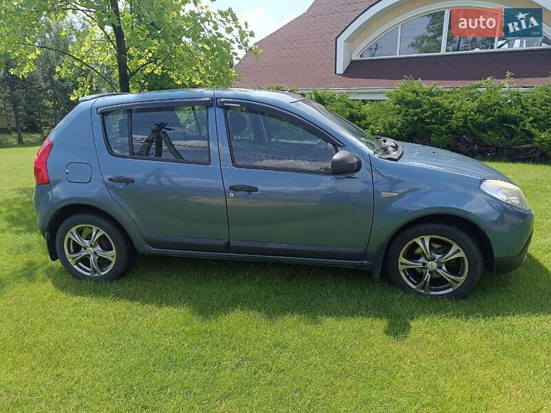 Renault Sandero 2012