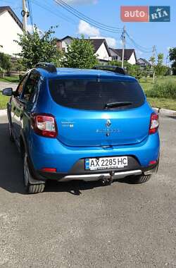 Хэтчбек Renault Sandero 2014 в 