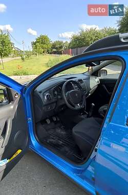 Хэтчбек Renault Sandero 2014 в 