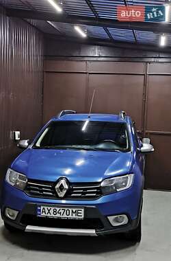 Хетчбек Renault Sandero 2017 в 