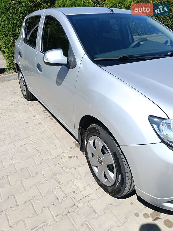 Хэтчбек Renault Sandero 2013 в Луцке
