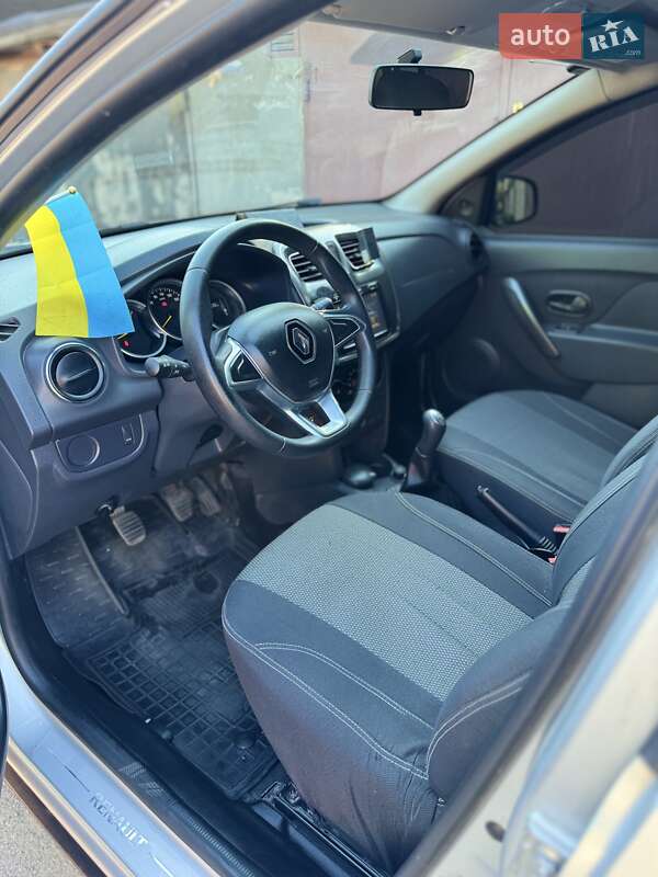 Хэтчбек Renault Sandero 2017 в Днепре