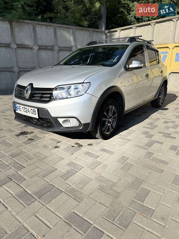 Хэтчбек Renault Sandero 2017 в Днепре