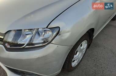 Хэтчбек Renault Sandero 2013 в 