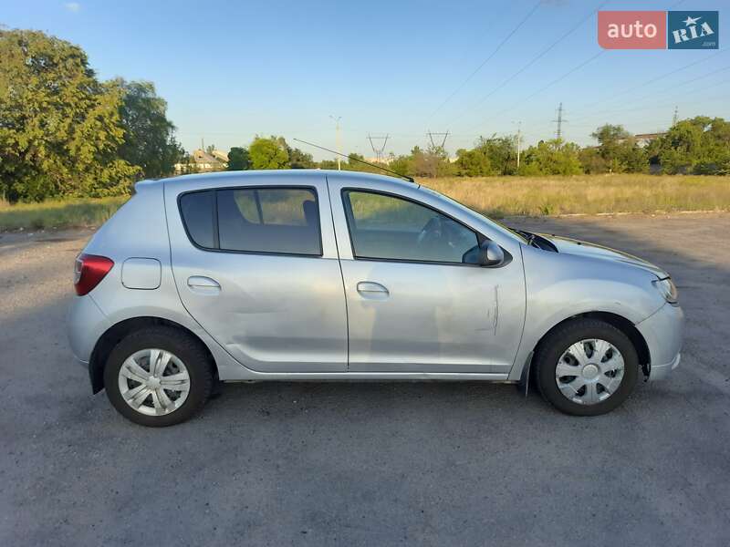 Хетчбек Renault Sandero 2013 в Дніпрі