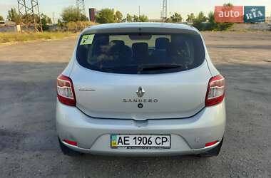 Хэтчбек Renault Sandero 2013 в 