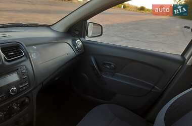 Хэтчбек Renault Sandero 2013 в 