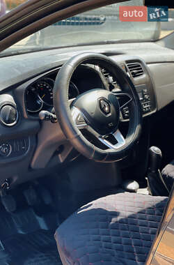 Хэтчбек Renault Sandero 2021 в 