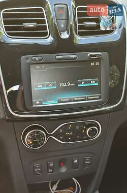 Хэтчбек Renault Sandero 2019 в 