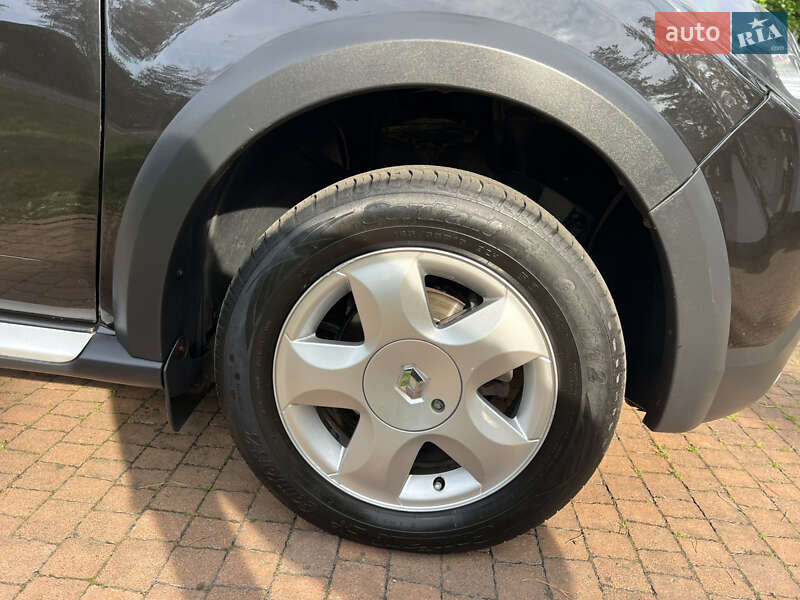 Хэтчбек Renault Sandero 2012 в Киеве