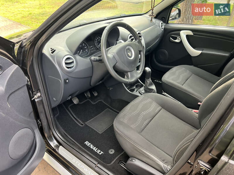 Хэтчбек Renault Sandero 2012 в Киеве