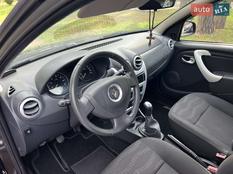 Хэтчбек Renault Sandero 2012 в Киеве