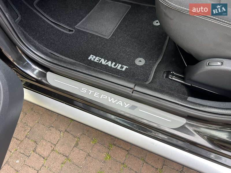 Хэтчбек Renault Sandero 2012 в Киеве