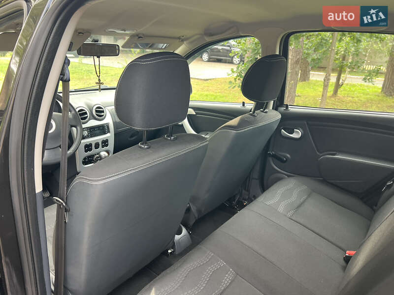 Хэтчбек Renault Sandero 2012 в Киеве