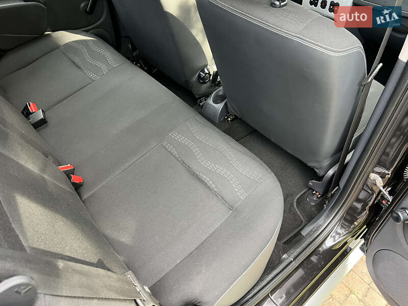 Хэтчбек Renault Sandero 2012 в Киеве