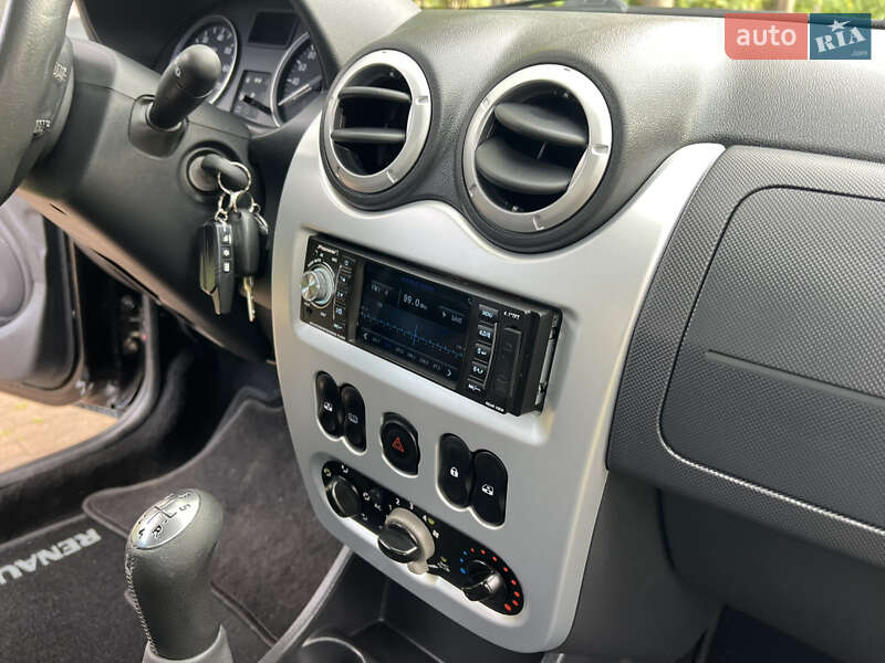 Хэтчбек Renault Sandero 2012 в Киеве