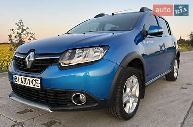 Хэтчбек Renault Sandero 2015 в 