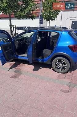 Хэтчбек Renault Sandero 2020 в 