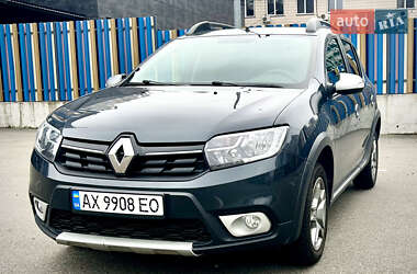 Хэтчбек Renault Sandero 2017 в Киеве