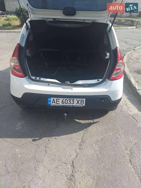 Хэтчбек Renault Sandero 2012 в Днепре