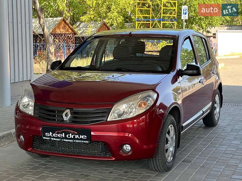 Renault Sandero 2011